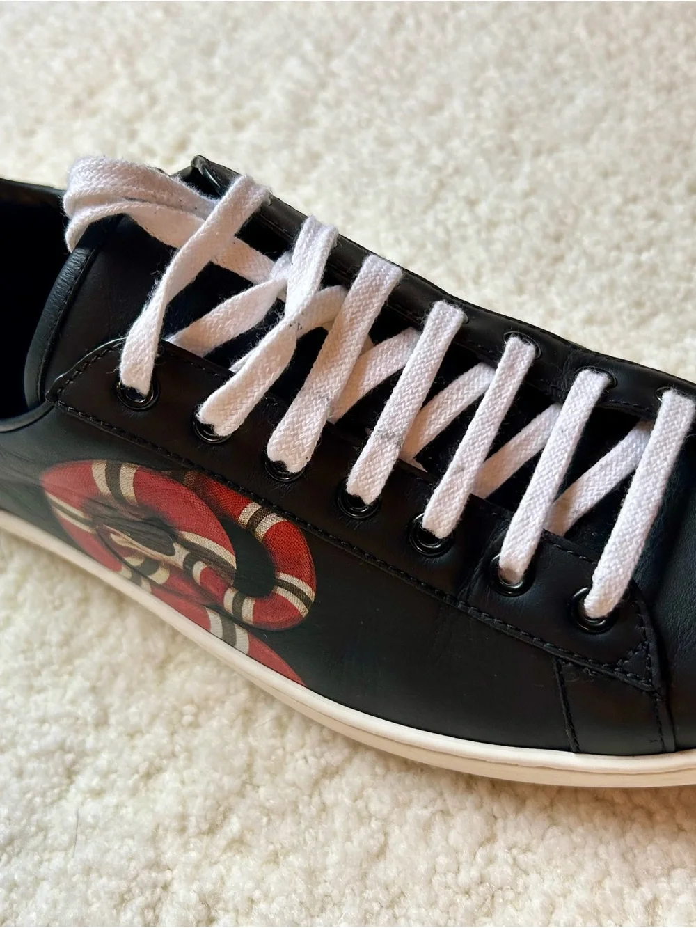 Men’s Gucci Black Leather Kingsnake sneakers